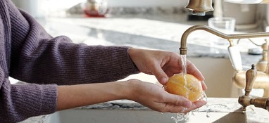 饮水安全问题集中农村，空白如何填补？